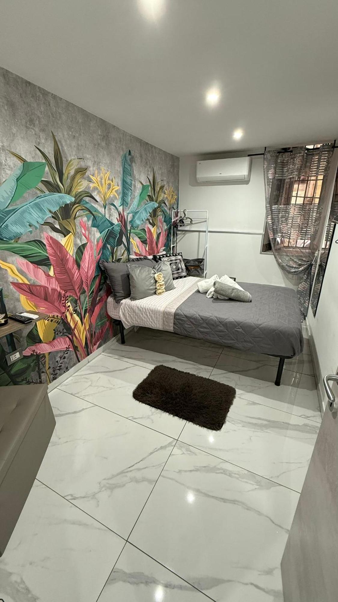 Mixed By Erry Hotel Naples Exterior photo